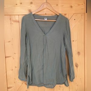 3/$20 🌟 Old Navy olive green long sleeve semi sheer blouse | Small